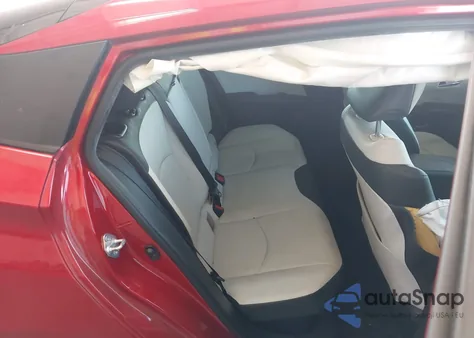 2016 Toyota Prius Four Touring z USA, uszkodzony, nr VIN JTDKARFU8G3520864